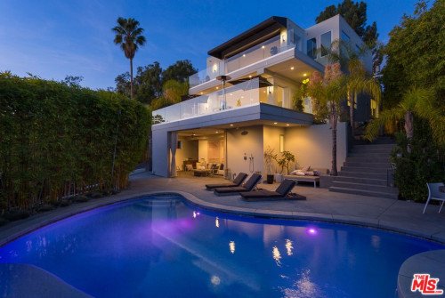 Гарри Стайлс сэкономил 500000 долларов на своем доме на Голливудских холмах
