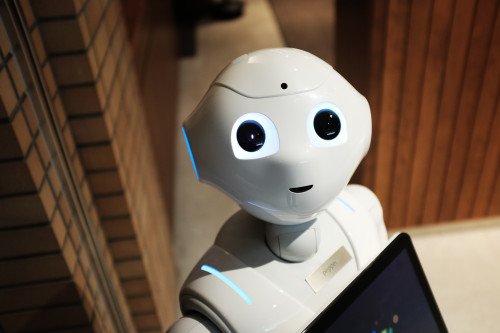 J Robot: Может ли искусственный интеллект действительно заменить репортеров?