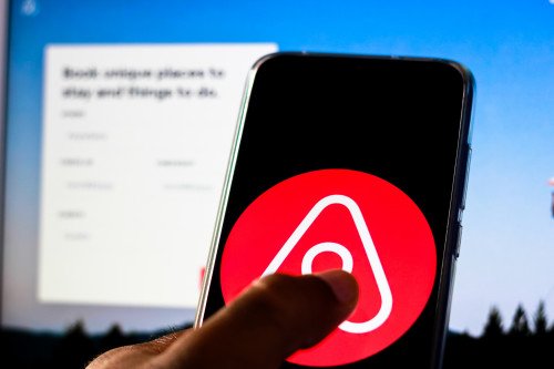 Airbnb удаляет тысячи листингов, поскольку города выходят из строя перед IPO