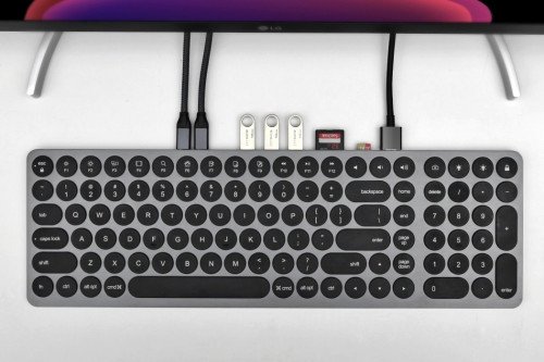 Внешняя клавиатура со встроенным многопортовым концентратором звучит гениально